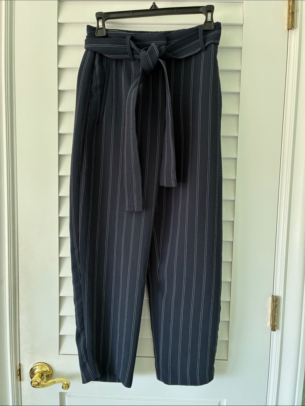 *ARITIZIA* Wilfred High-rise Navy Pinstripe paperbag-tapered trousers w/tie belt